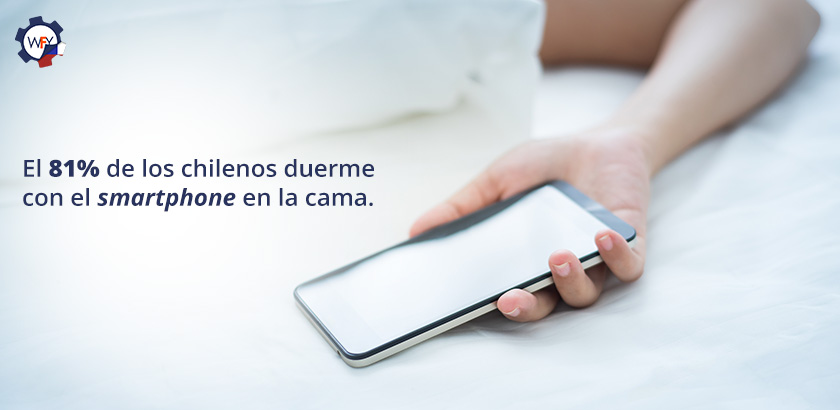 El 81% de los chilenos duerme con el smartphone